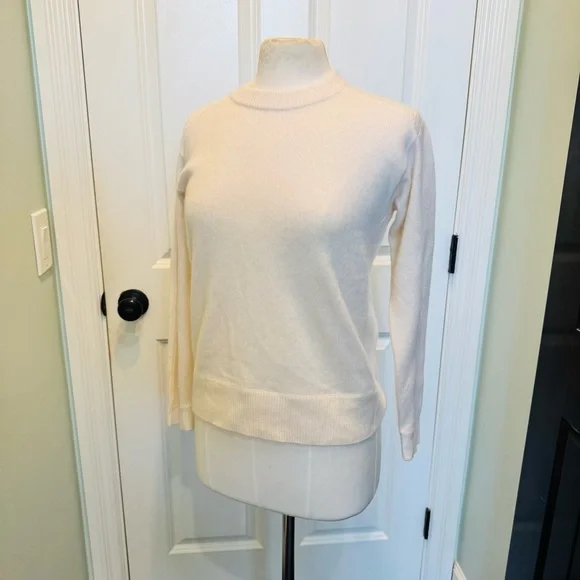 Club Monaco Women's Ivory Crewneck Sweater